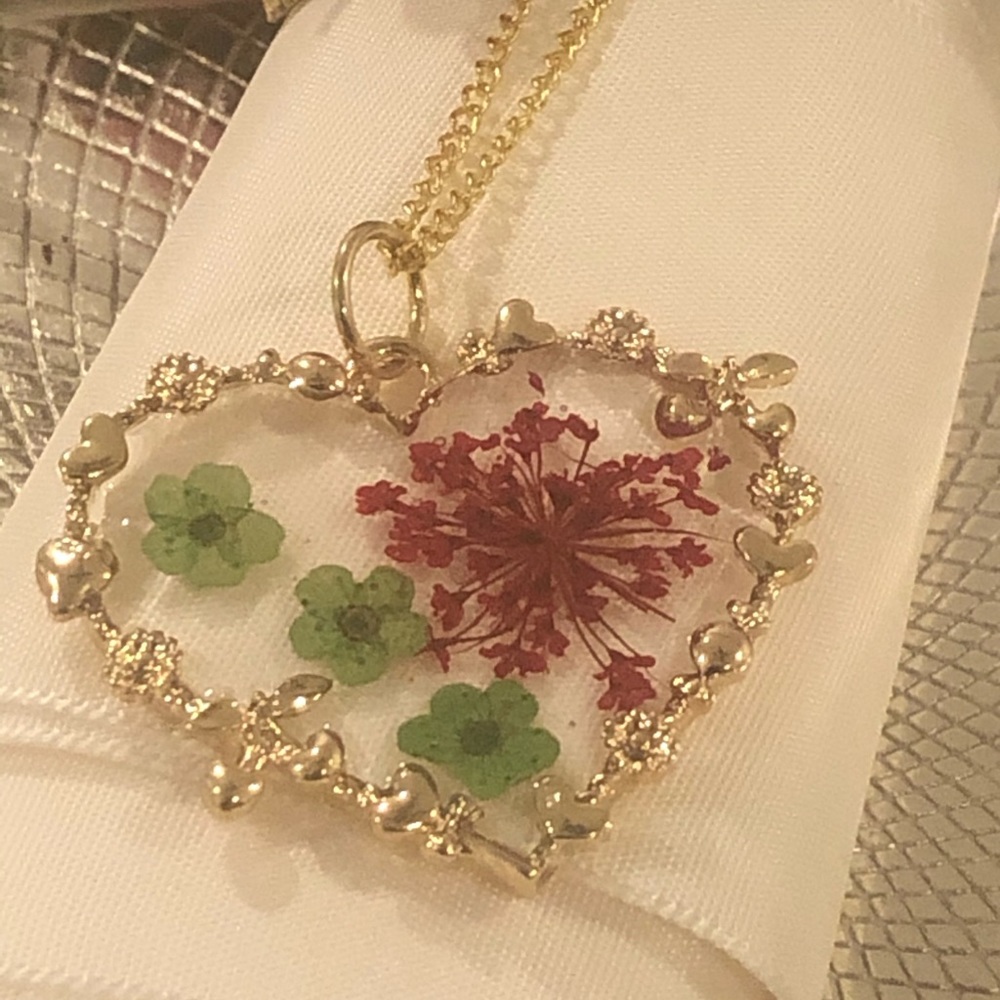 Real pressed flower pendant